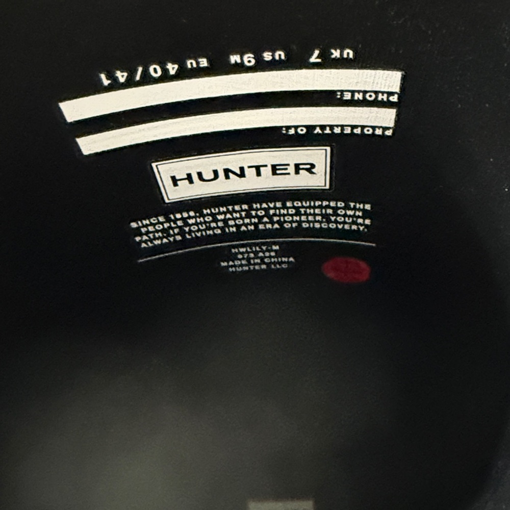 Hunter Black Tall Logo Rain Boots..ladies size 9
Rubber boots .. new - Picture 5 of 8